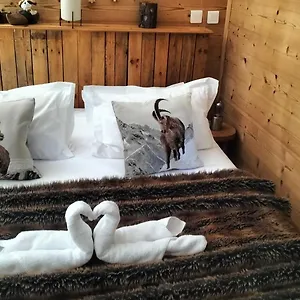 Au Sommet Des Narcisses Bed & Breakfast
